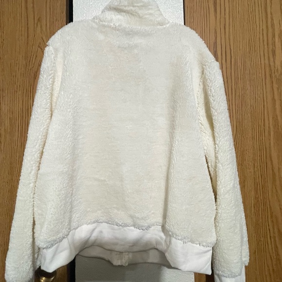 Vogo Sherpa ivory jacket. - Picture 6 of 6